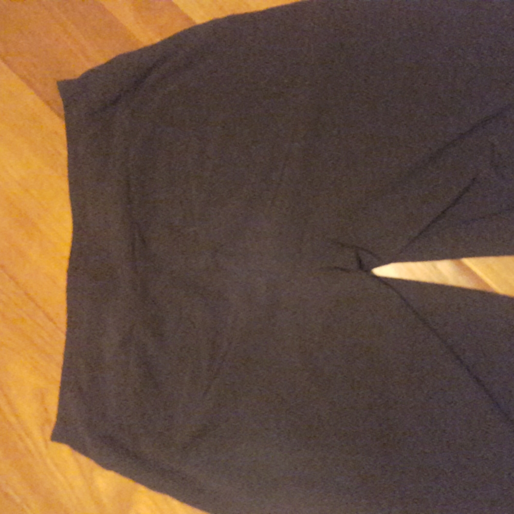 Zenergy (by Chicos) black shorts, like new, size 00 (xs/2) - Picture 4 of 6